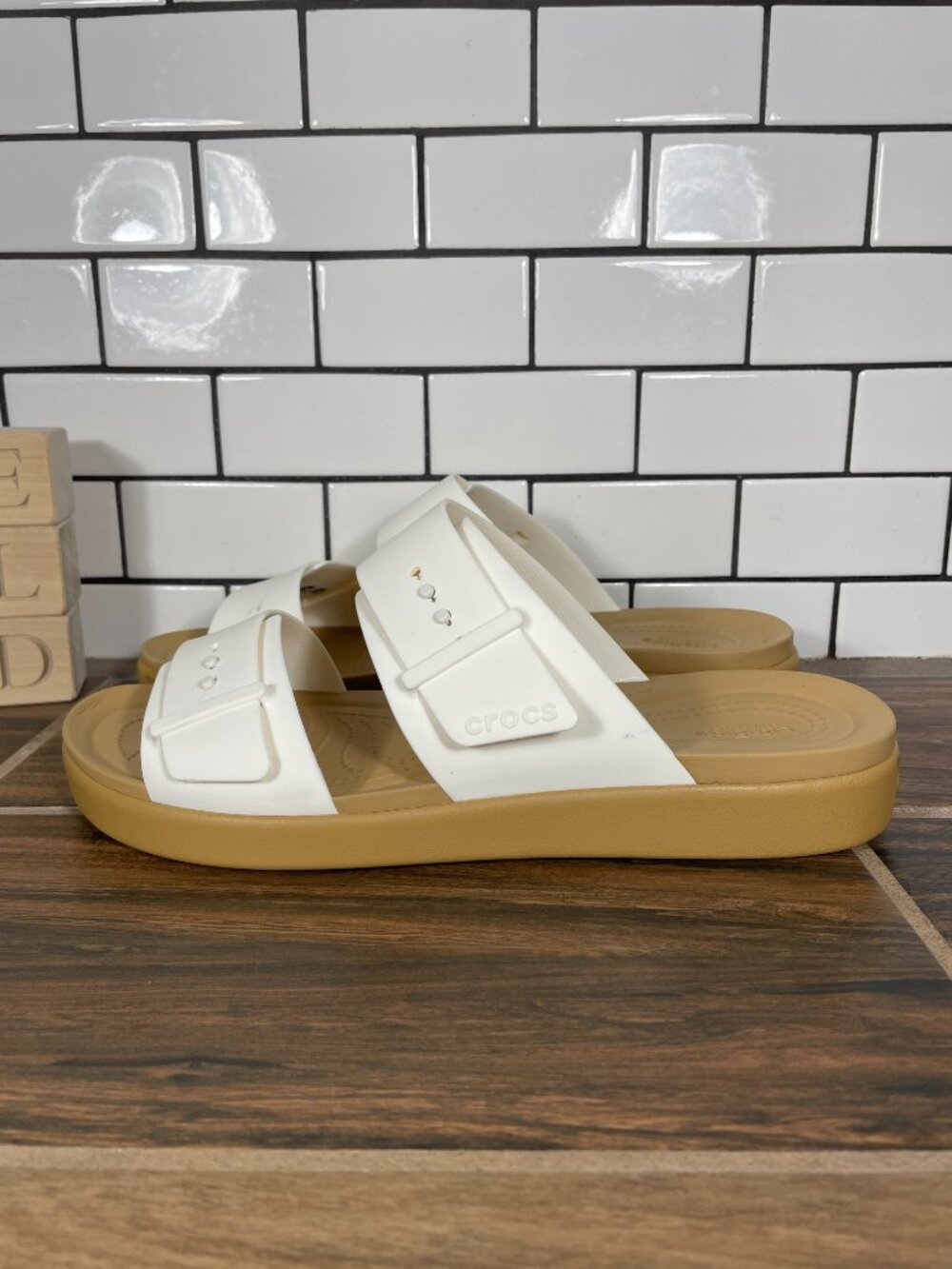 CROCS Brooklyn Buckle Low Low Shoes Womens Size 11 Chalk Tan Double Strap Sandal